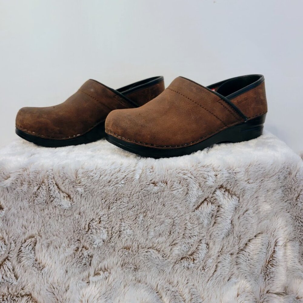 Sanita Pro Textured Oil Brown Clogs Size 37 (US 6.5) Women's